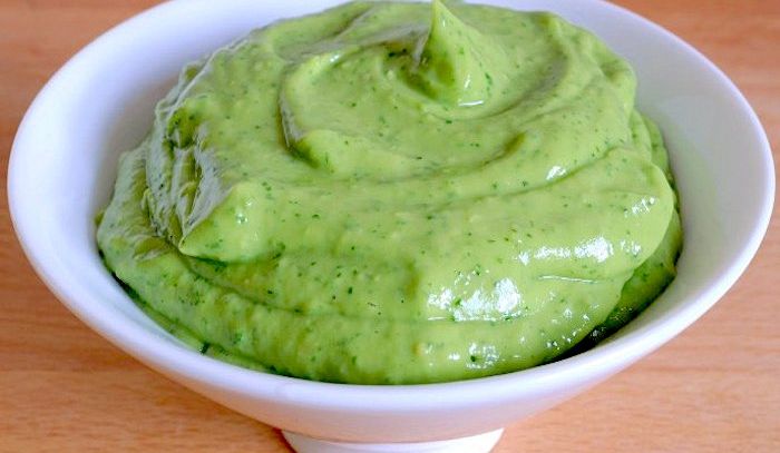 Sugo freddo all'avocado