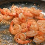 Tagliolini con pomodori e gamberi