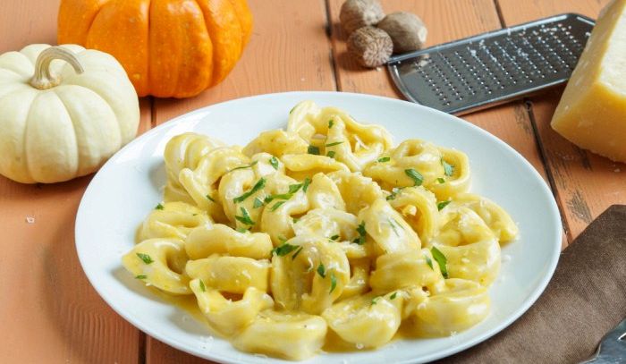 Tortellini di zucca con salvia