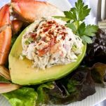 Avocado farcito al granchio