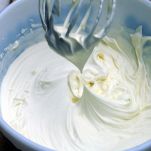 Mattonella spumosa agli amaretti