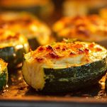 Risotto nelle zucchine in forno