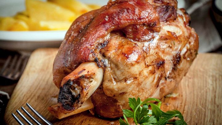 Stinco di maiale arrosto