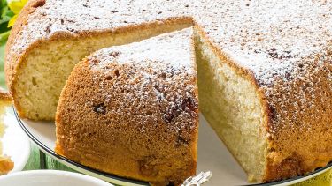 Torta alla ricotta: la ricetta super veloce e light, senza uova