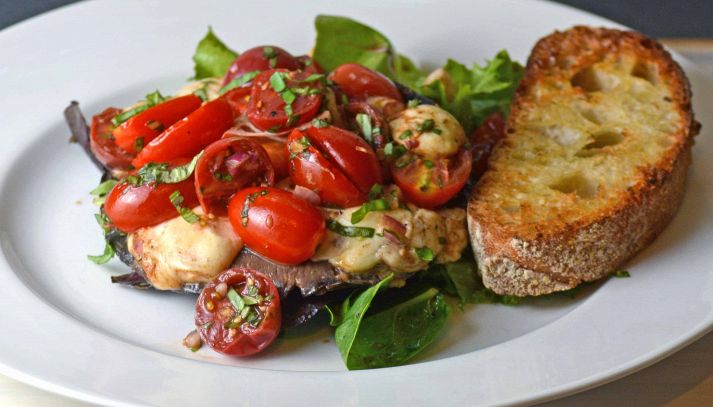 Bruschetta con piccola ratatuia