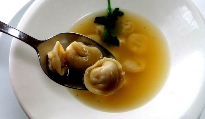 Cappelletti reggiani di carne