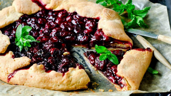 Crostata di ciliegie fresche