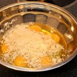 Crostata con funghi, zucchine, cipolle