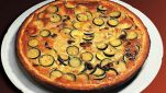Crostata con zucchine, funghi e cipolle