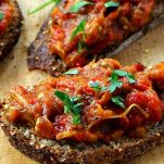 Crostini con melanzane
