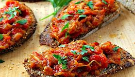 Crostini con melanzane