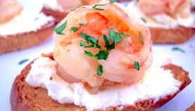 Crostoni con gamberetti e gorgonzola