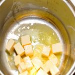 Crostoni di polenta al curry