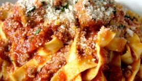 Fettuccine con salsiccia