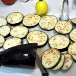 Melanzane fritte con il pomodoro