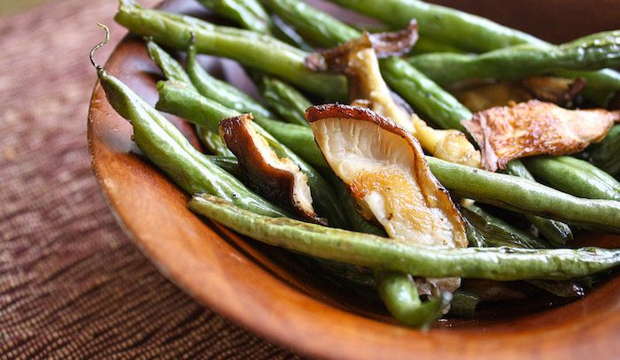 Nidi di fagiolini con funghi