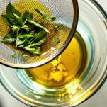 L'eliminazione di infiorescenze e foglie