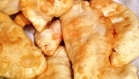 Panzerotti con le uova alla barese