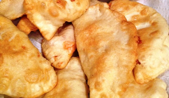 Panzerotti con le uova alla barese