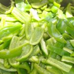 Peperoncini verdi con le uova