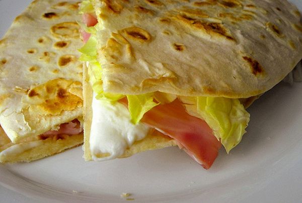 Ricetta della piadina romagnola fatta in casa
