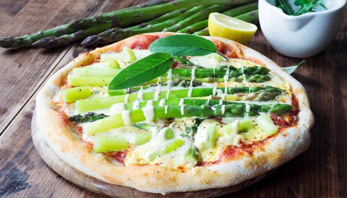 Pizza agli asparagi