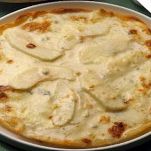 Pizza con mele e gorgonzola
