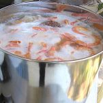 Pizza con zafferano e frutti di mare