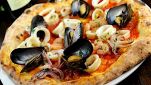 Pizza ai frutti di mare e zafferano