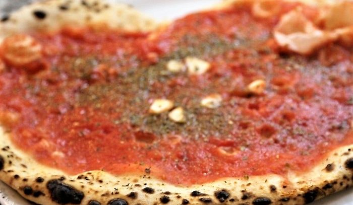 Pizza marinara