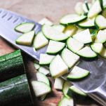 Spaghetti con zucchine e piselli