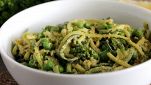 Spaghetti con piselli e zucchine