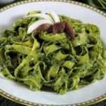 Tagliatelle con salsa di spinaci