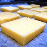 Toast di polenta con speck e fontina