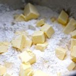 Torta ai porri e mortadella