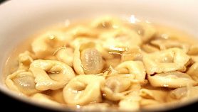 Tortellini in brodo alla modenese