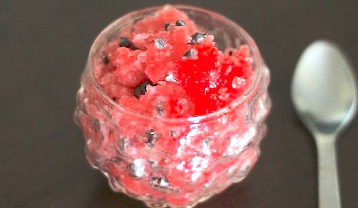 Granita di anguria con semi di cioccolato