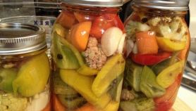 Insalata di verdure sottaceto