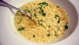 Minestra con uova sbattute