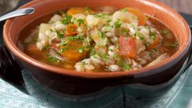 Minestra con farro e verdure