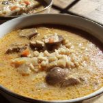 Minestra di orzo con funghi