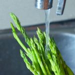 Risotto giallo ai formaggi con asparagi