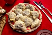 Caggionetti: biscotti con mandorle, cannella e cioccolato