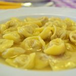 Cappelletti in brodo