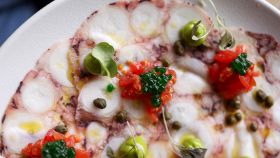 Freddo, elegante e sottile: il mare servito in una forma diversa