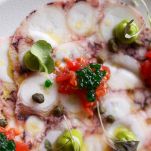 Piatto con carpaccio di piovra
