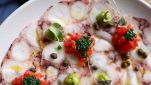 Piatto con carpaccio di piovra