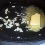 Pipe rigate ai piselli e prosciutto