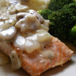Salmone con dragoncello e salsa ai funghi