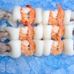 Spiedini di gamberi e totani